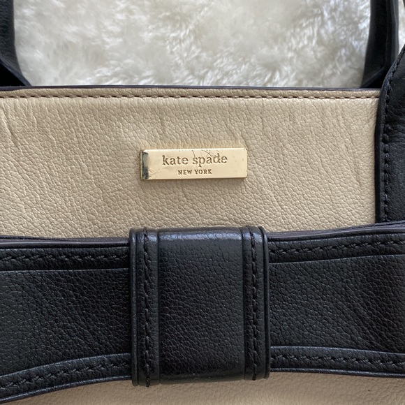 SALE❗️KATE SPADE New York Two Tone Bow Tote: Black and Beige color - Picture 3 of 12
